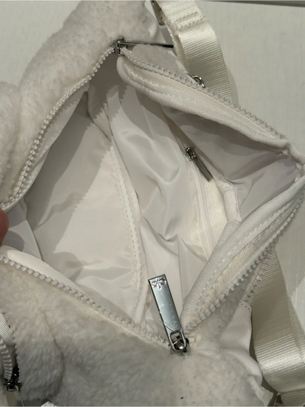 Alo Yoga Sherpa Explorer Fanny Pack Crossbody Women's Ivory / White